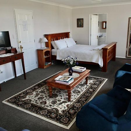 The Loft Bed And Breakfast Taupo Exterior photo